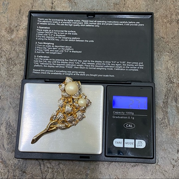 Vintage Unsigned Faux Pearl Flower Bouquet Brooch - Picture 7 of 10